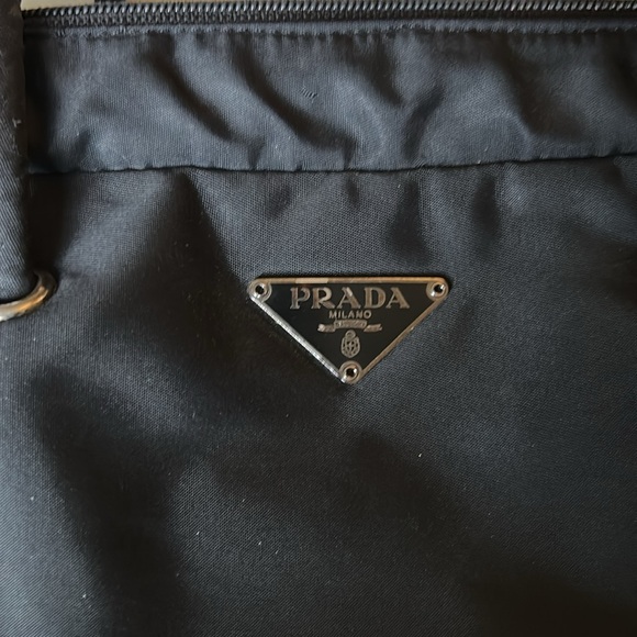 Prada (Authentic) - Picture 4 of 14